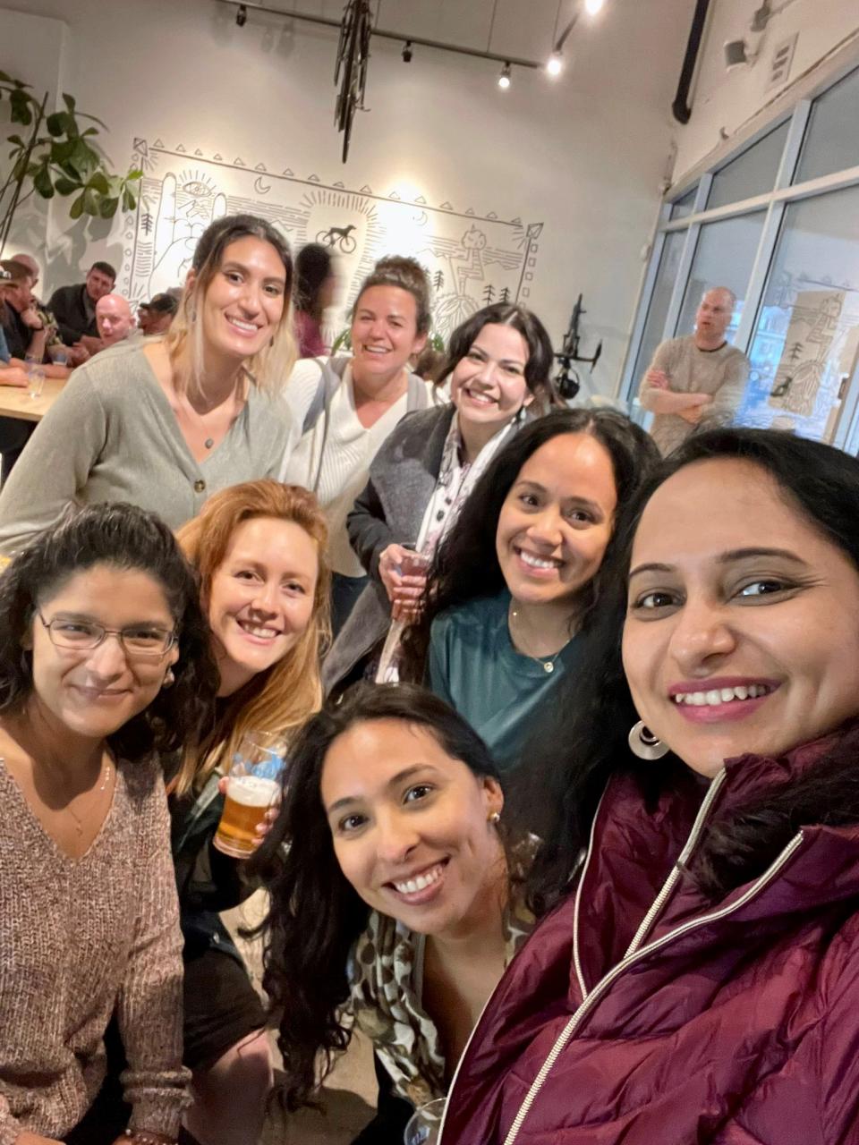 Sacramento Part-Time MBA 2024 cohort gather for a group selfie