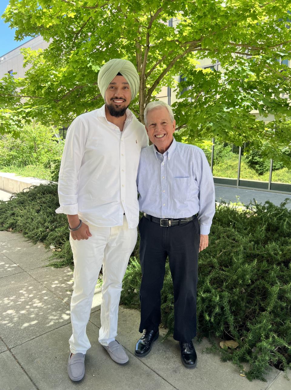 Fatehbir Singh poses with William Snyder