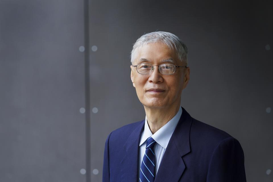Professor Chih-Ling portrait photo