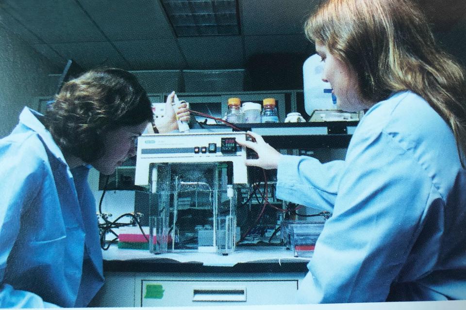 Melinda Decker MBA 02 in the chemistry lab