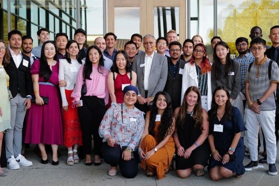 UC Davis Full-Time MBA Class of 2023 group photo